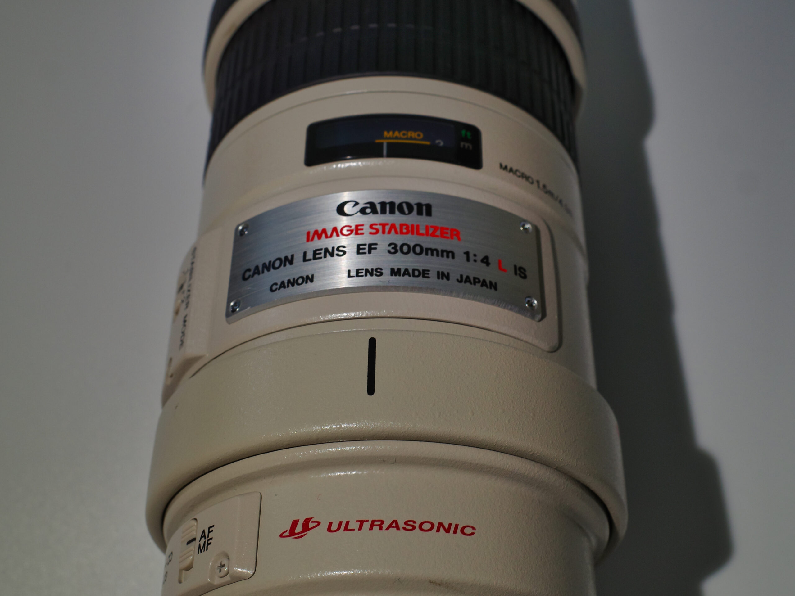 ■ 高級白レンズ　Canon EF 300mm F4 L USM